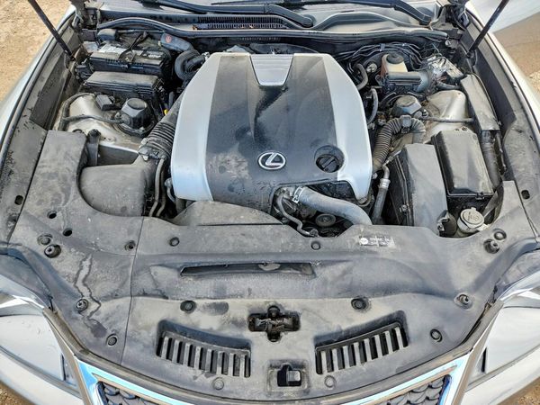 2015 LEXUS RC 350 — Engine bay