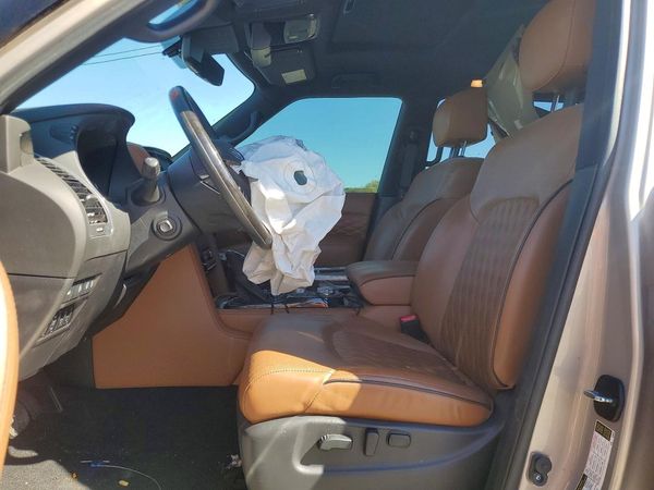2021 INFINITI QX80 SV — DENT
