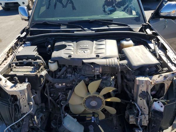 2021 INFINITI QX80 SV — Engine bay