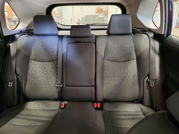 2021 TOYOTA RAV4 XLE — SUVN