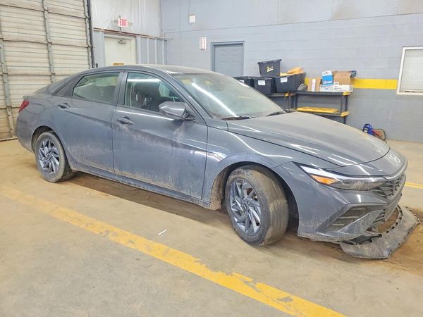 2024 HYUNDAI ELANTRA SEL — Passenger 3/4