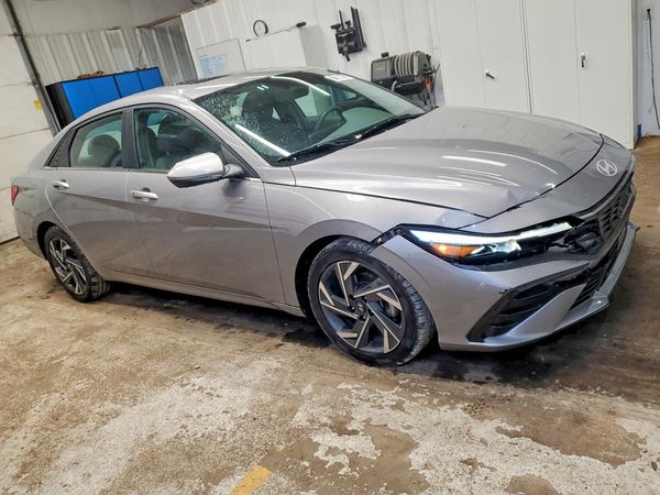 2025 HYUNDAI ELANTRA SEL Convenience — Passenger 3/4