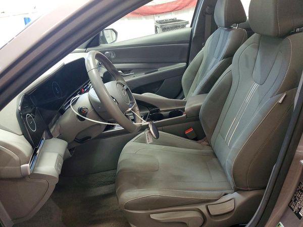 2025 HYUNDAI ELANTRA SEL Convenience — DENT