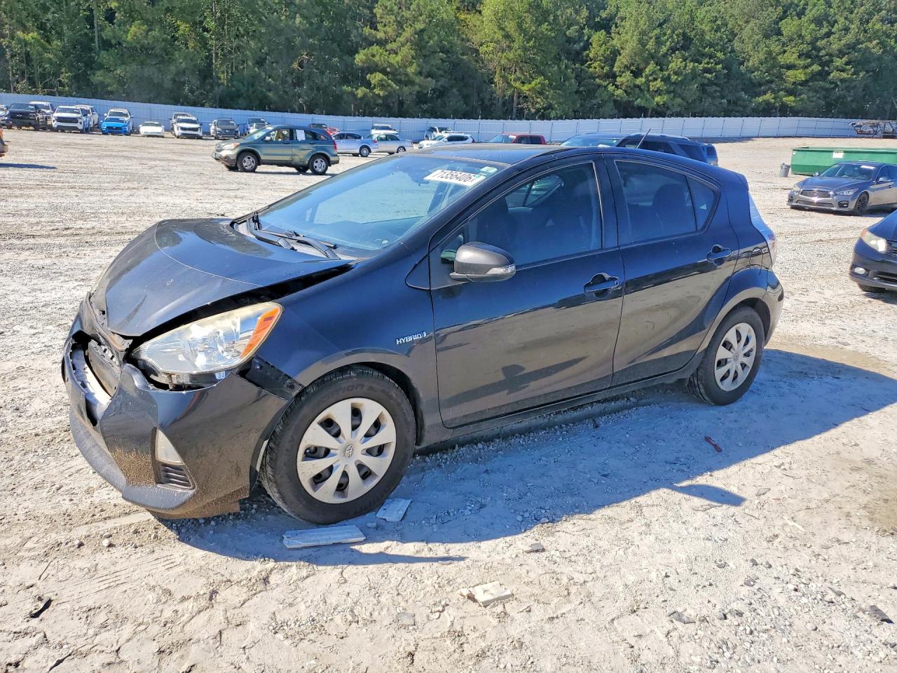 2014 TOYOTA PRIUS — Front 3/4