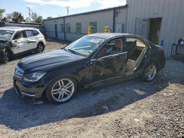 2013 MERCEDES-BENZ C — DSFA — Front 3/4