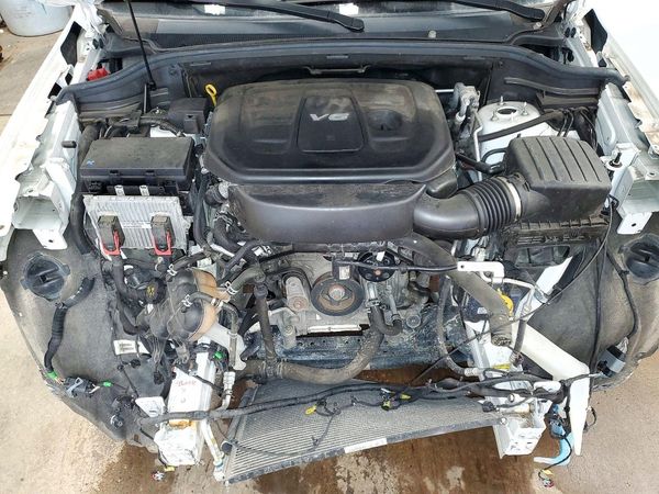 2018 JEEP GRAND CHEROKEE Limited — Engine bay