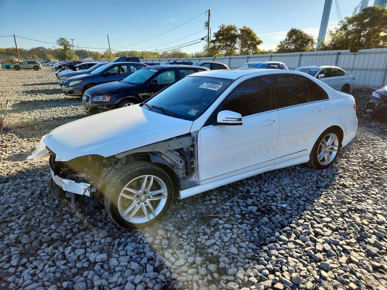 2013 MERCEDES-BENZ C C300 — Front 3/4
