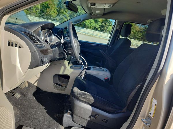 2016 DODGE GRAND CARAVAN SXT — DENT