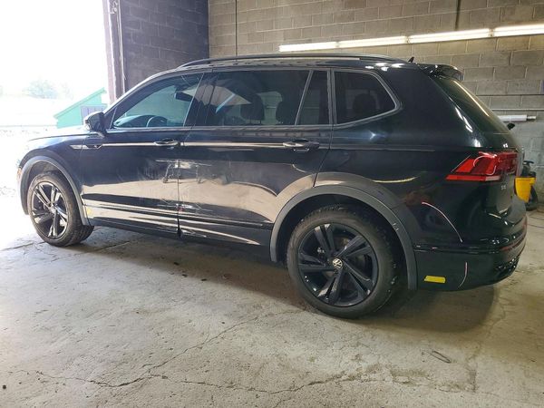 2024 VOLKSWAGEN TIGUAN 4Motion SE R-Line Black — DSRA