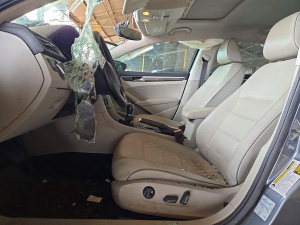 2018 VOLKSWAGEN PASSAT SE, SE w/ Technology — DENT