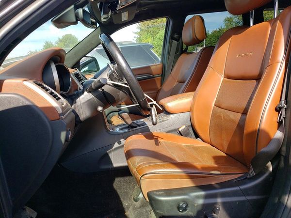 2017 JEEP GRAND CHEROKEE Summit — DENT