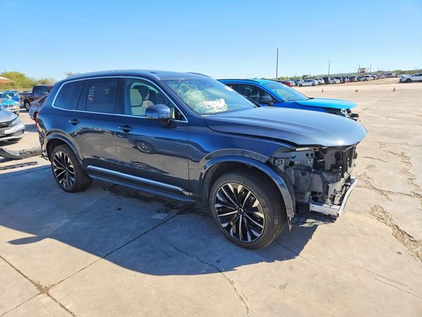 2026 VOLVO XC90 Plus Bright — Passenger 3/4