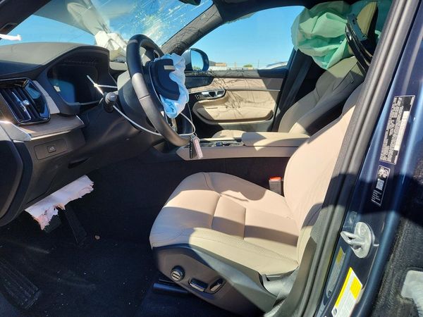 2026 VOLVO XC90 Plus Bright — DENT