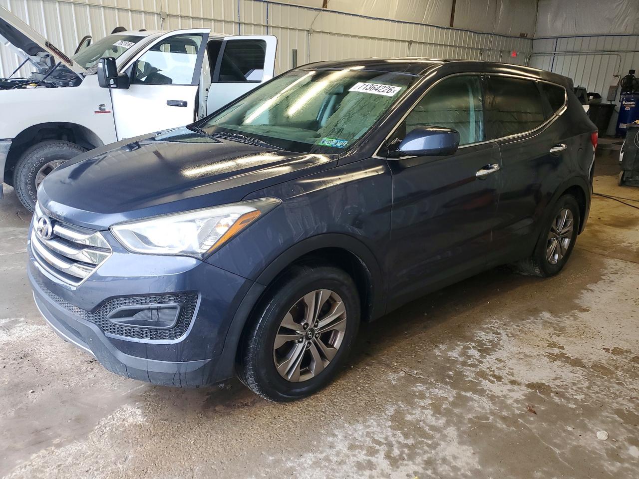2016 HYUNDAI SANTA FE Base — Front 3/4