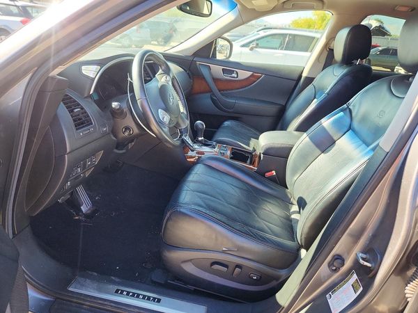 2012 INFINITI FX35 — DENT