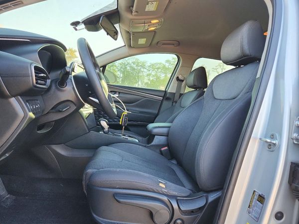 2019 HYUNDAI SANTA FE SE — DENT