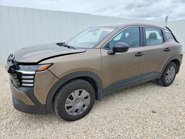 2025 NISSAN KICKS S — Front 3/4
