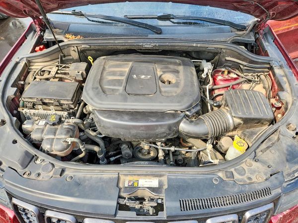 2019 JEEP GRAND CHEROKEE Overland — Engine bay