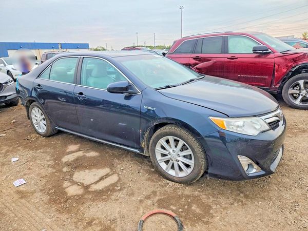 2013 TOYOTA CAMRY SOLA Hybrid — Passenger 3/4