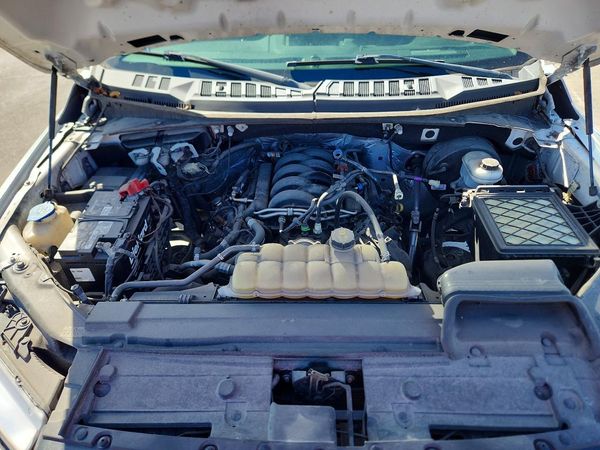 2019 FORD F150 — Engine bay