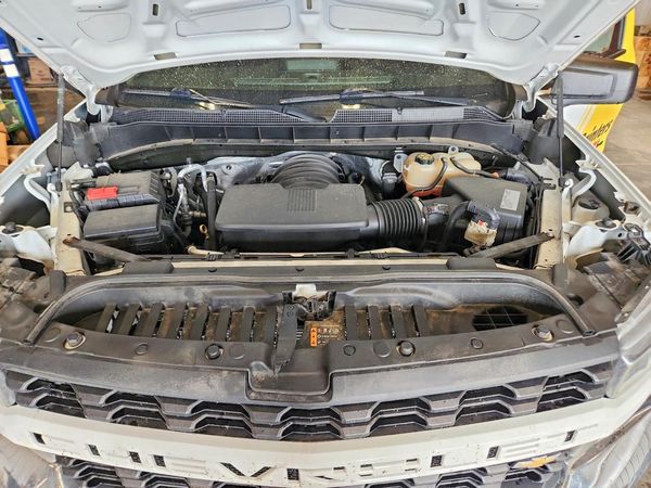 2020 CHEVROLET SILVERADO Work Truck — Engine bay