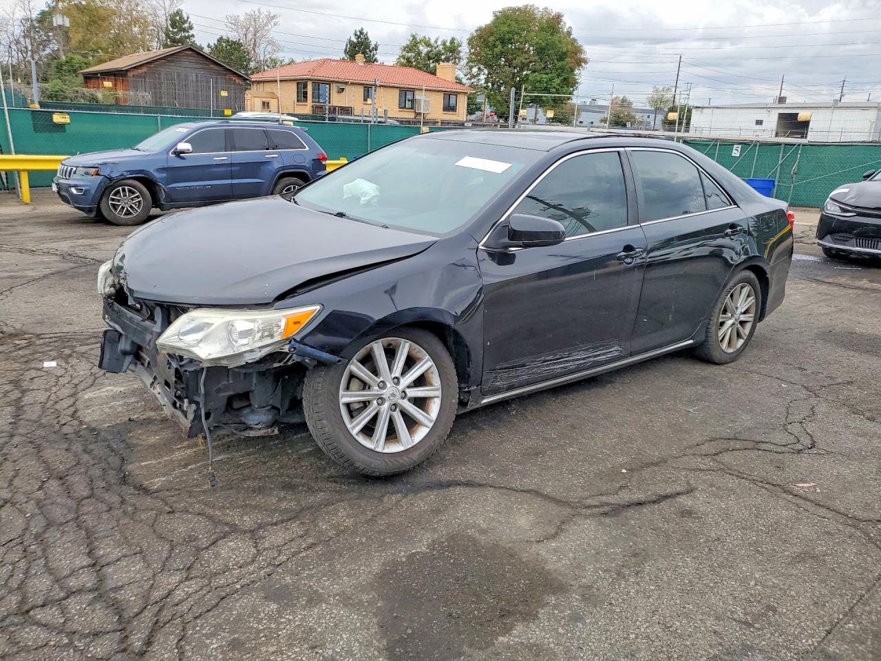 2013 TOYOTA CAMRY — Front 3/4