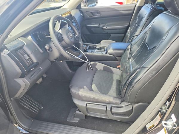 2024 NISSAN PATHFINDER S — DENT