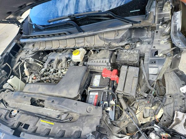 2024 NISSAN PATHFINDER S — Engine bay