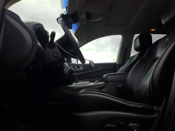 2013 INFINITI JX35 — DENT