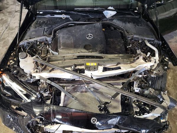 2024 MERCEDES-BENZ C C300 — Engine bay