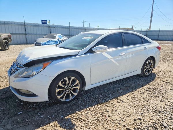 2014 HYUNDAI SONATA — DSFA — Front 3/4