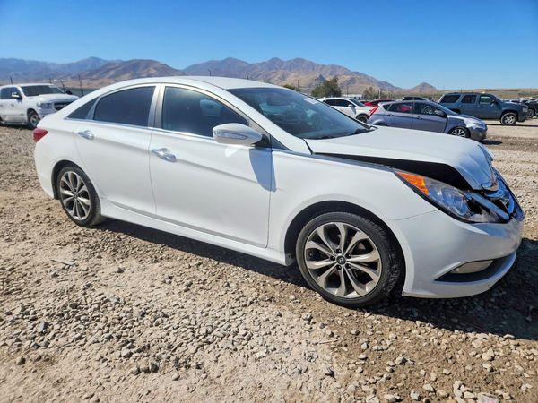 2014 HYUNDAI SONATA — Passenger 3/4