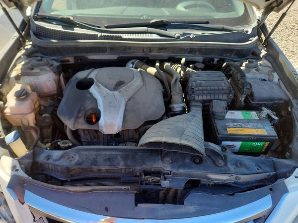 2014 HYUNDAI SONATA — Engine bay