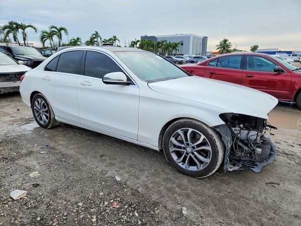 2017 MERCEDES-BENZ C C300 — Passenger 3/4