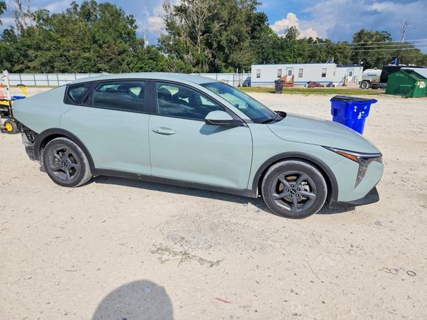 2026 KIA K4 LX, LXS — Passenger 3/4