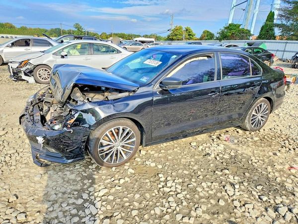 2017 VOLKSWAGEN JETTA Sport — Front 3/4