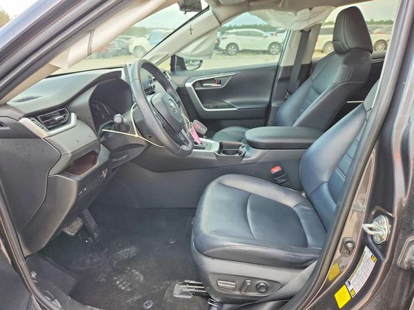 2019 TOYOTA RAV4 Limited — DENT