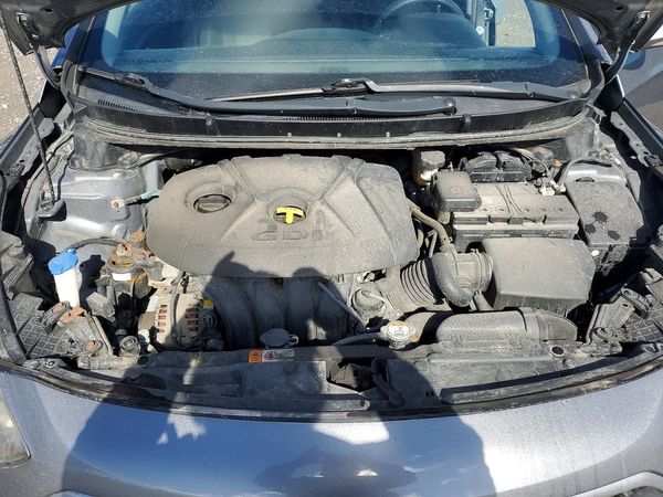 2016 HYUNDAI ELANTRA — Engine bay