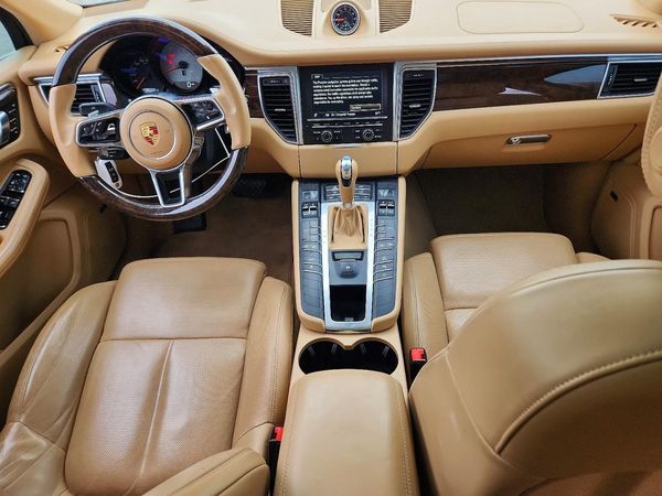 2015 PORSCHE MACAN — CKPT