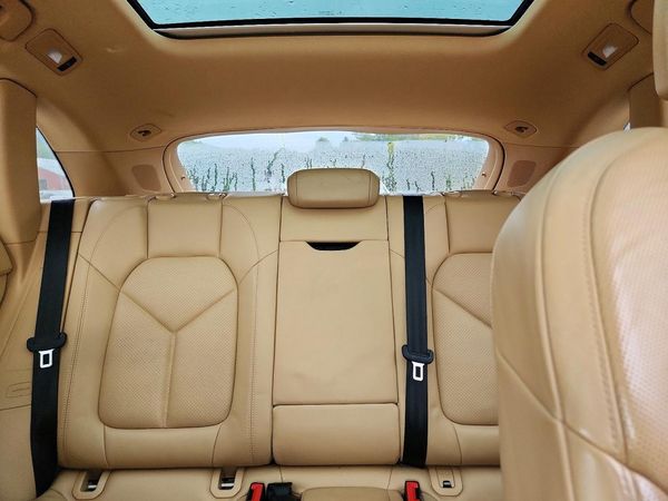 2015 PORSCHE MACAN — SUVN
