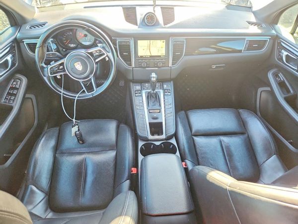 2016 PORSCHE MACAN — CKPT