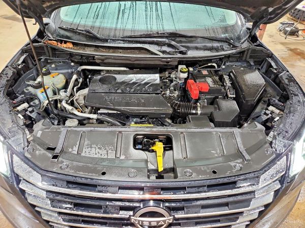2024 NISSAN ROGUE SV — Engine bay