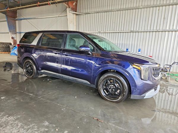 2026 KIA CARNIVAL LX, LXS — Passenger 3/4
