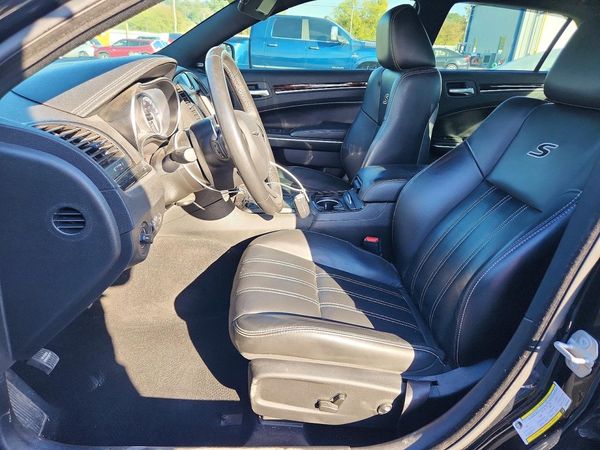 2021 CHRYSLER 300 300S — DENT