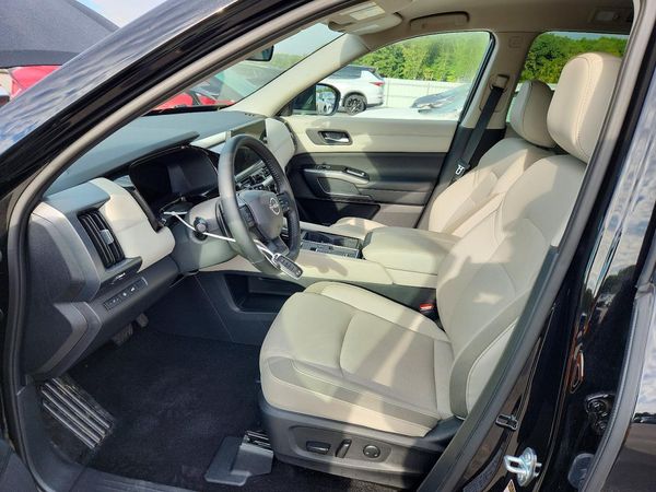 2026 NISSAN PATHFINDER SL — DENT