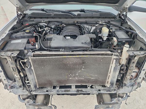 2017 CHEVROLET SILVERADO LT — Engine bay