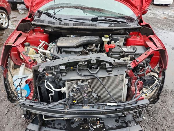 2019 NISSAN ROGUE SPORT — Engine bay