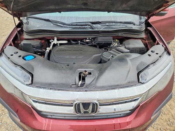 2021 HONDA PILOT EX-L — Engine bay