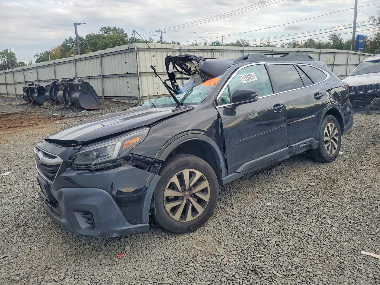 2021 SUBARU OUTBACK Premium — Front 3/4