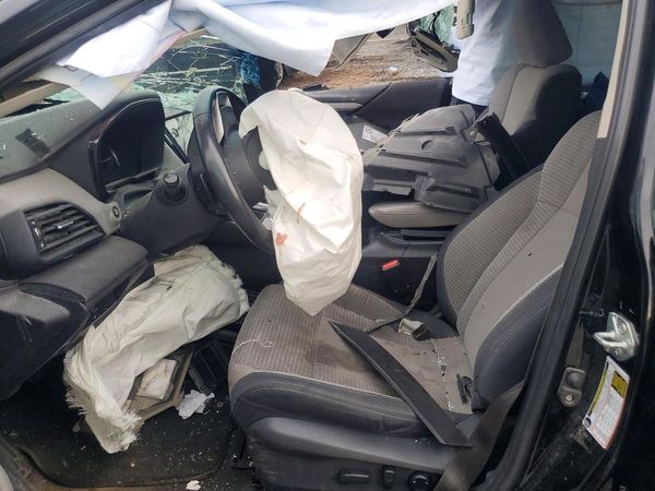 2021 SUBARU OUTBACK Premium — DENT